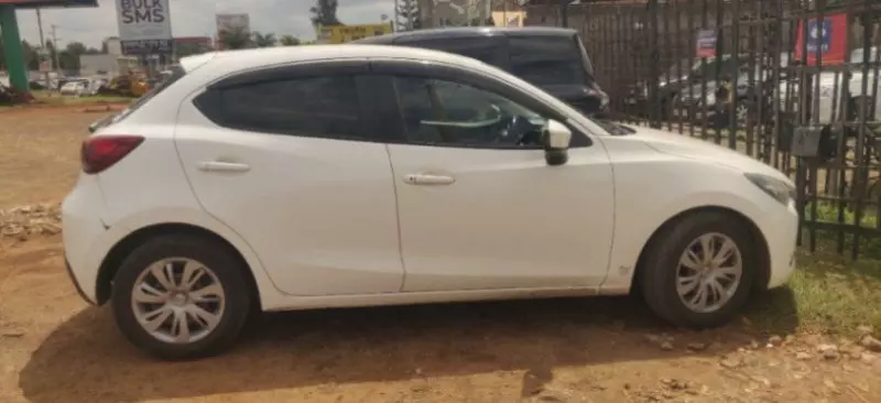 Mazda Demio   - 2015