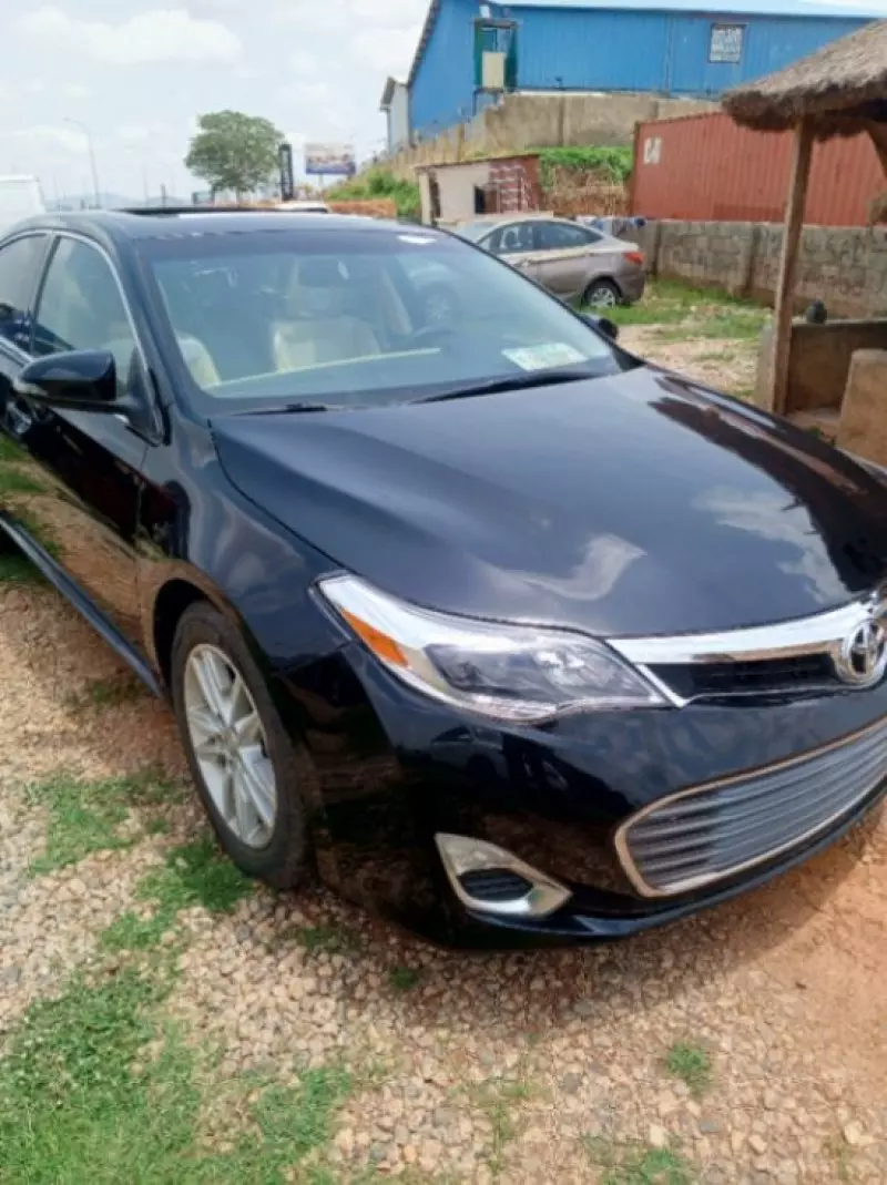 Toyota Avalon   - 2014