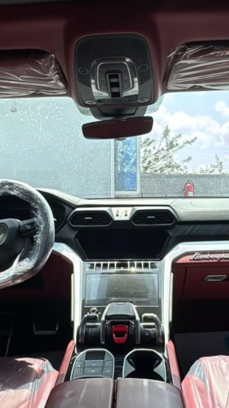 Lamborghini Urus   - 2020