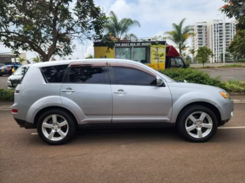 Mitsubishi OUTLANDER   - 2008