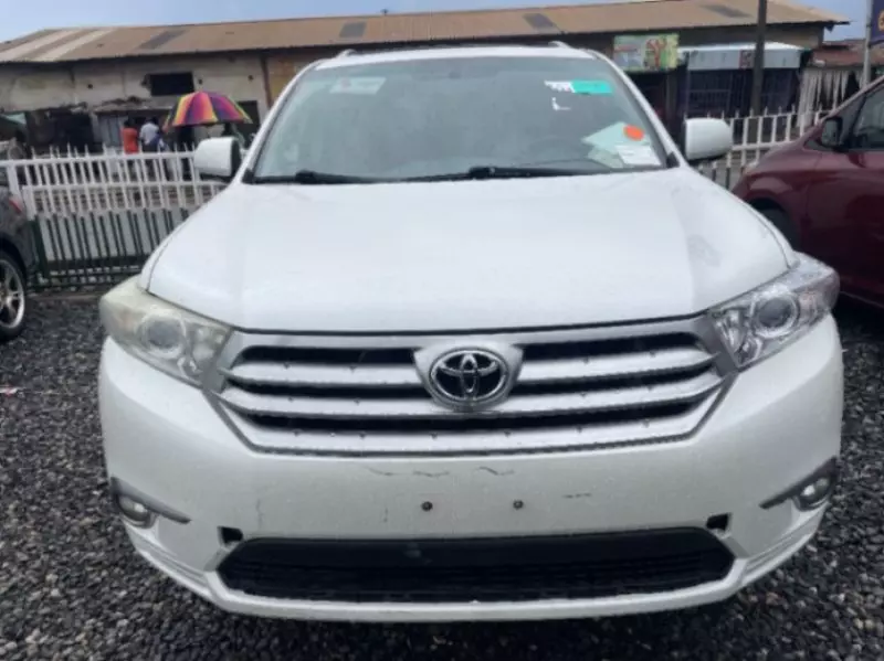 Toyota Highlander   - 2013
