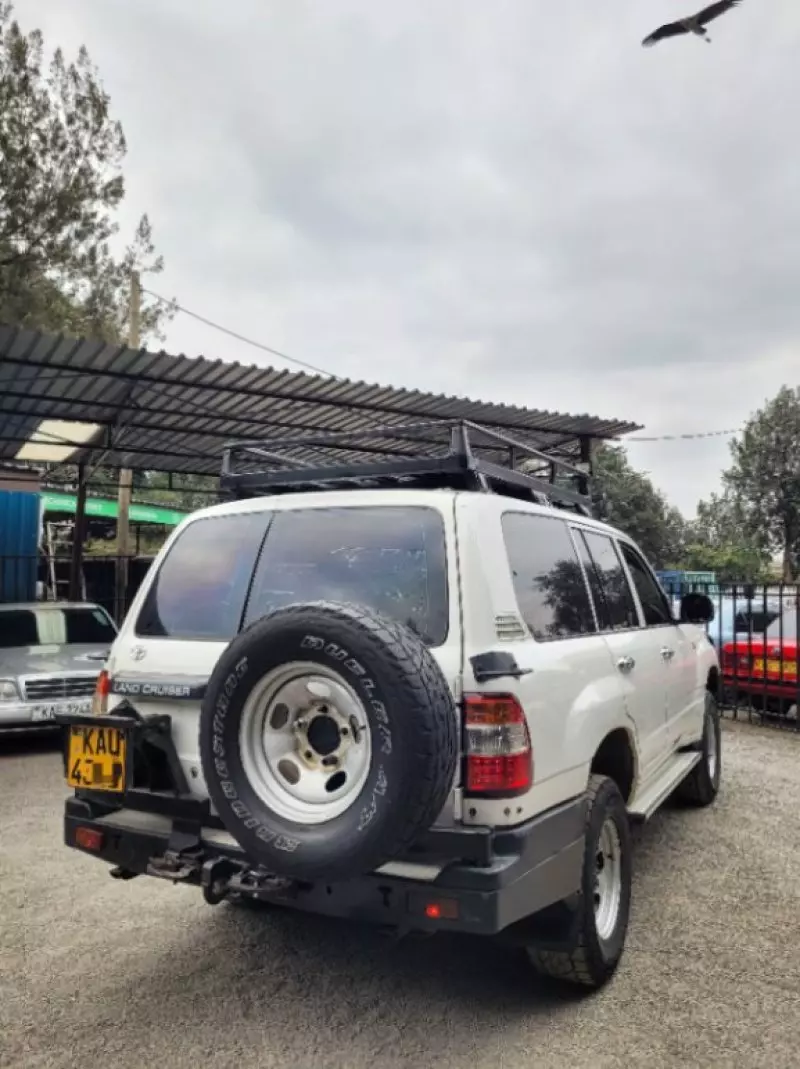 Toyota Landcruiser   - 2005