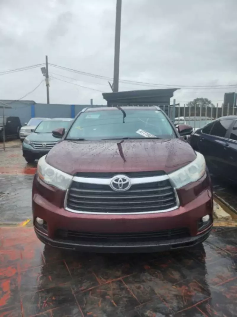 Toyota Highlander   - 2016