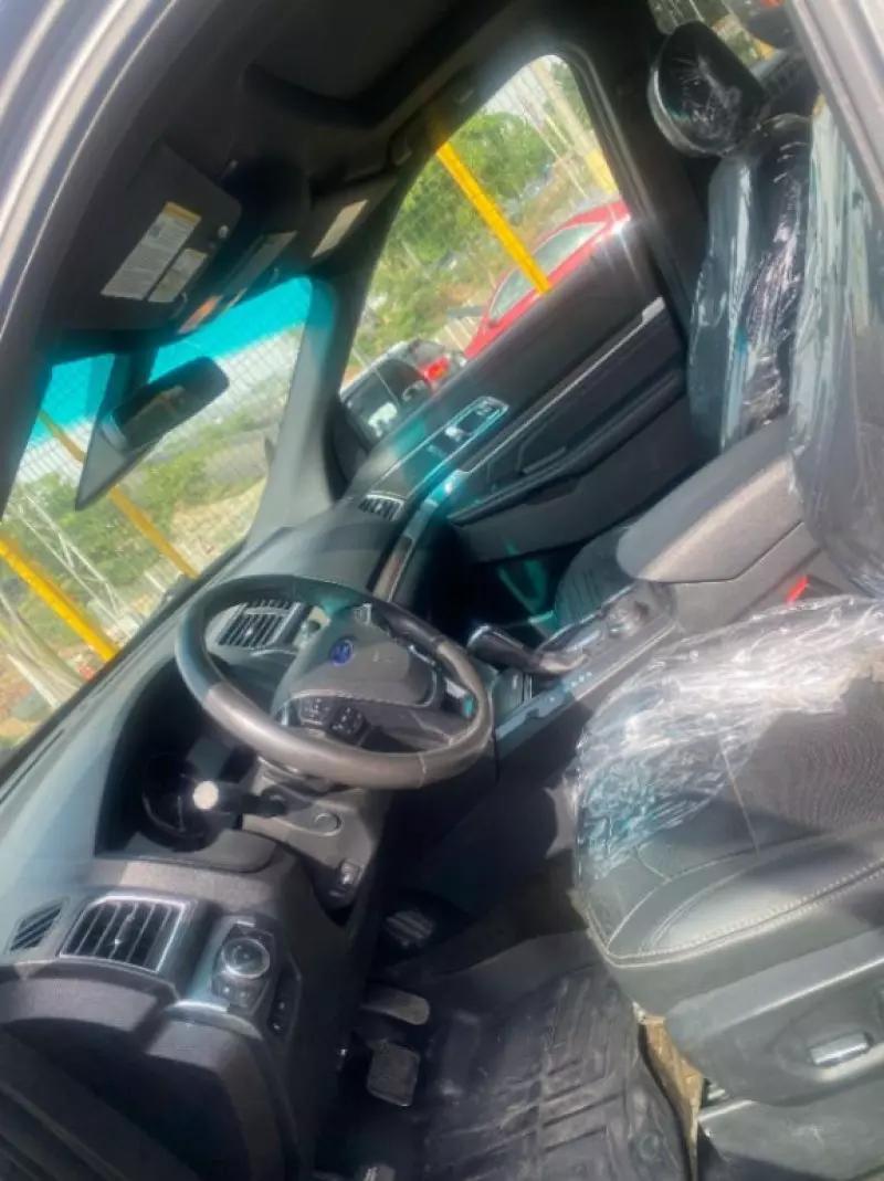 Ford Explorer   - 2016