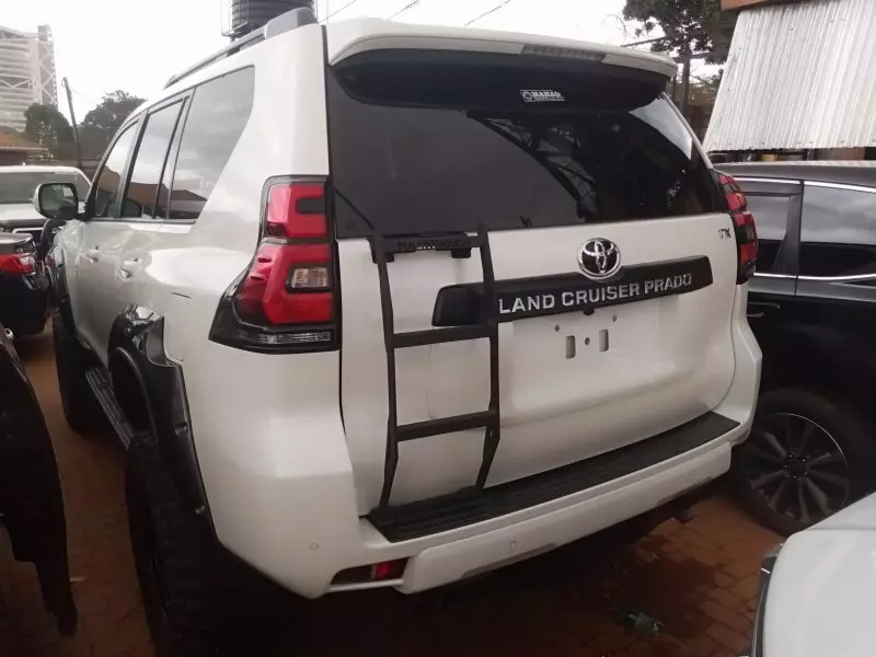 Toyota Landcruiser Prado   - 2017