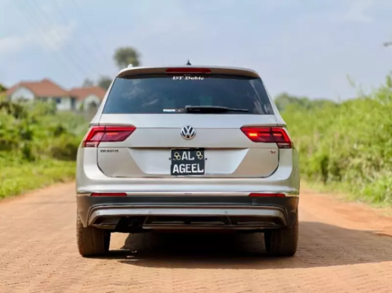 Volkswagen Tiguan   - 2017