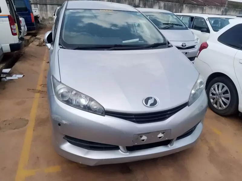 Toyota Wish   - 2012