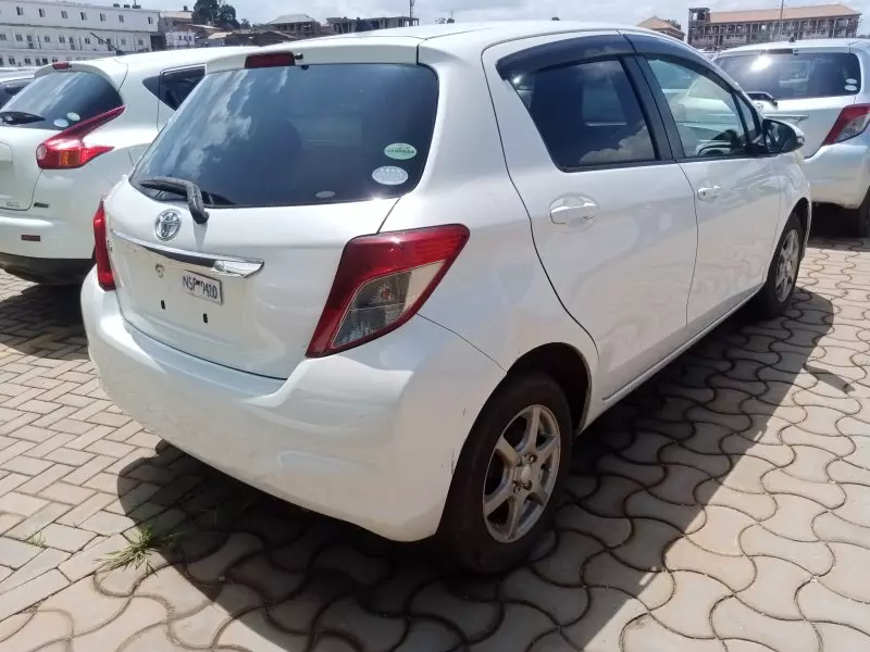 Toyota Vitz   - 2013