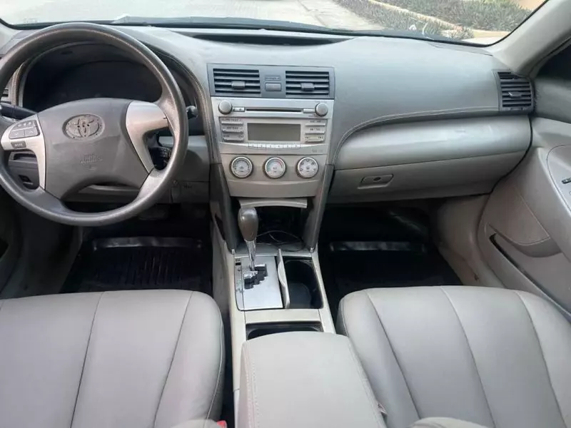 Toyota Camry   - 2011