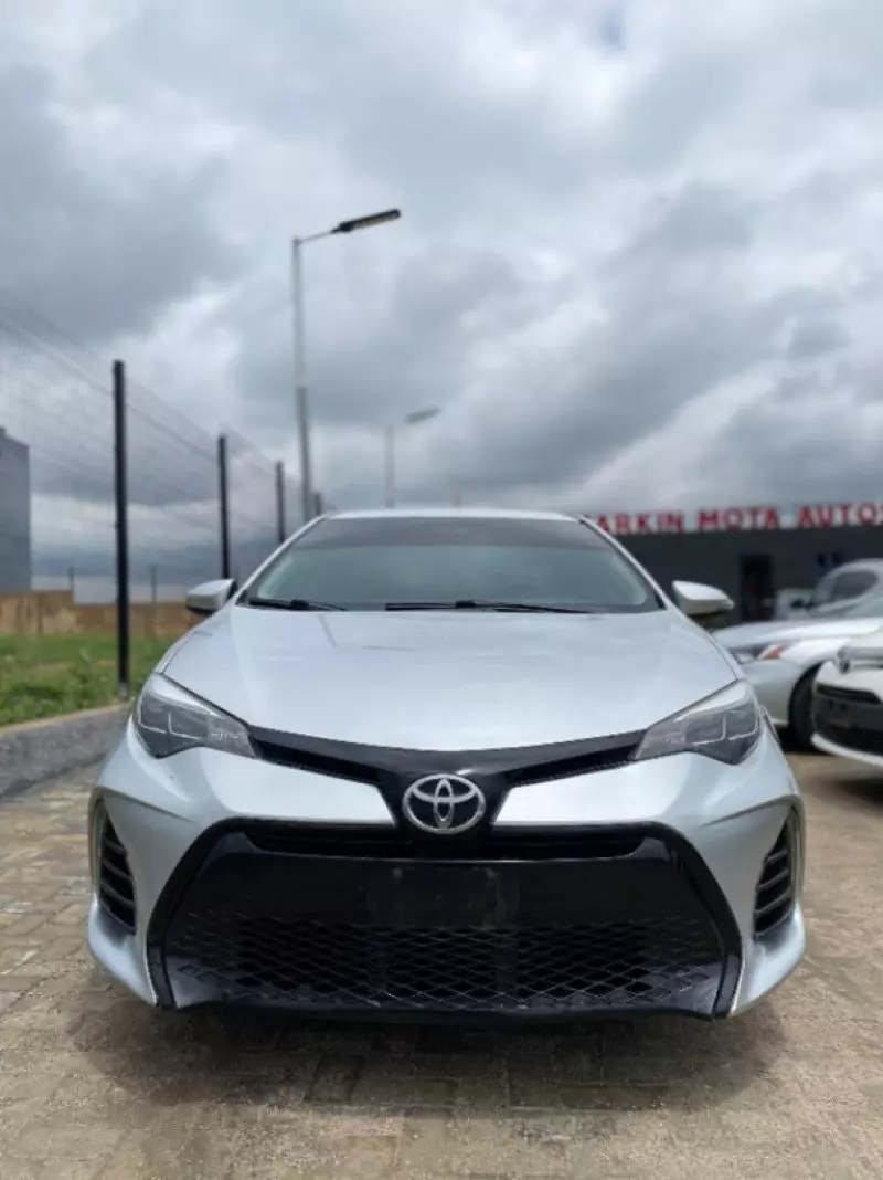 Toyota Corolla   - 2014