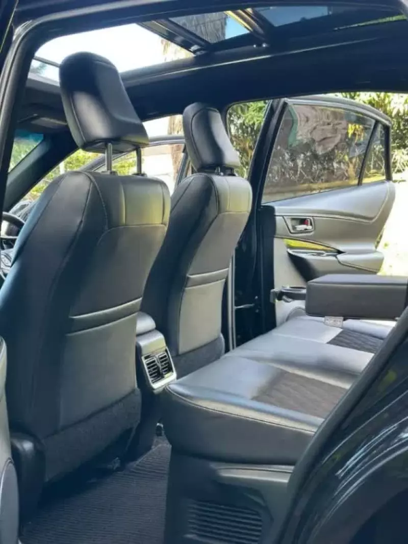 Toyota Harrier   - 2018