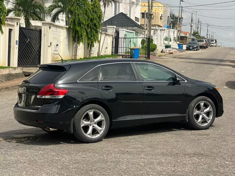 Toyota Venza   - 2013