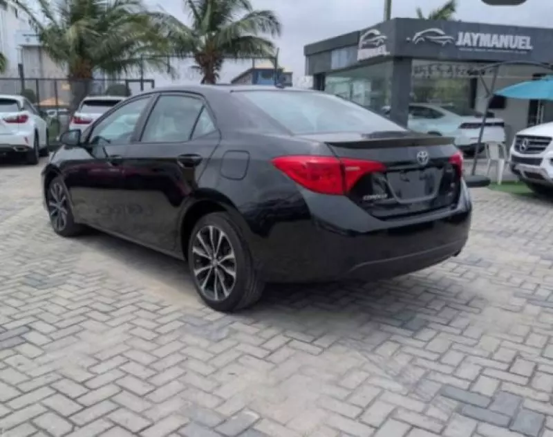 Toyota Corolla   - 2017