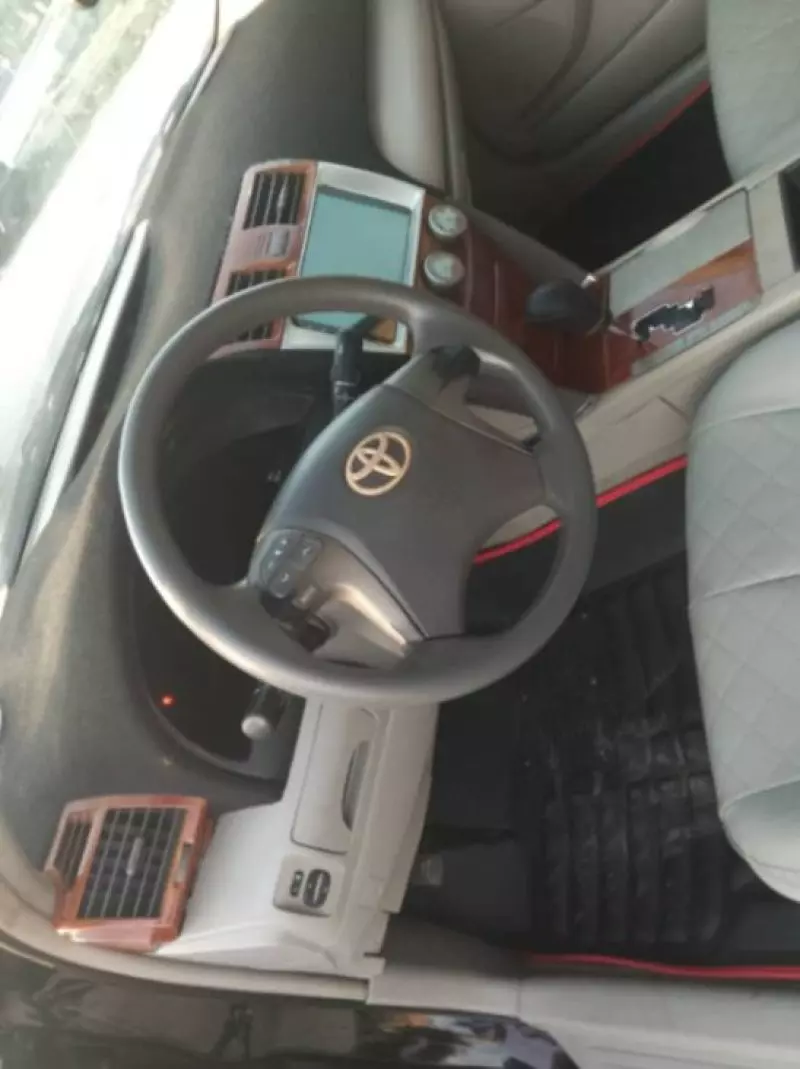 Toyota Camry   - 2008