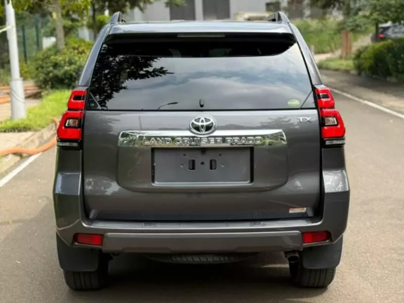 Toyota Landcruiser Prado   - 2019