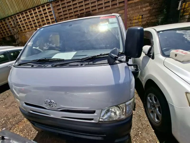 Toyota Hiace   - 2013