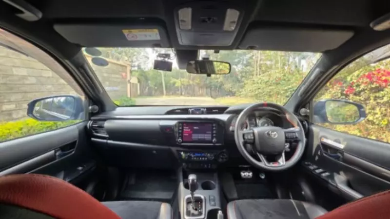 Toyota Hilux    - 2022