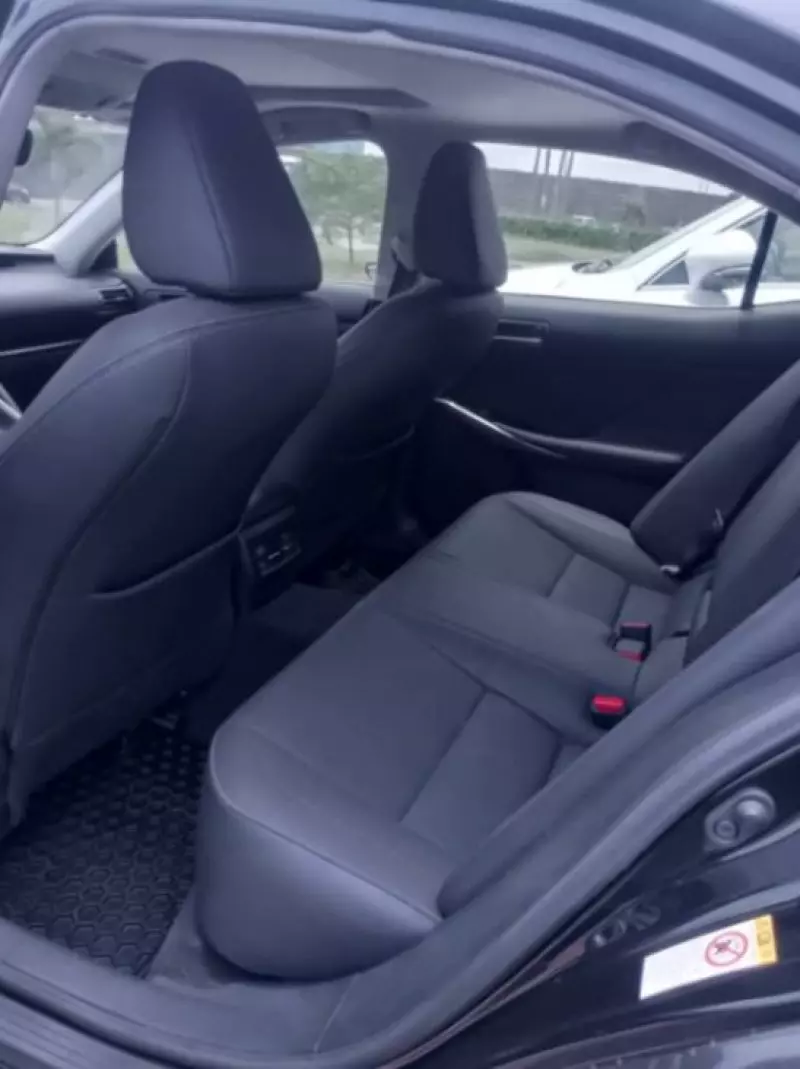 Lexus IS 300   - 2016