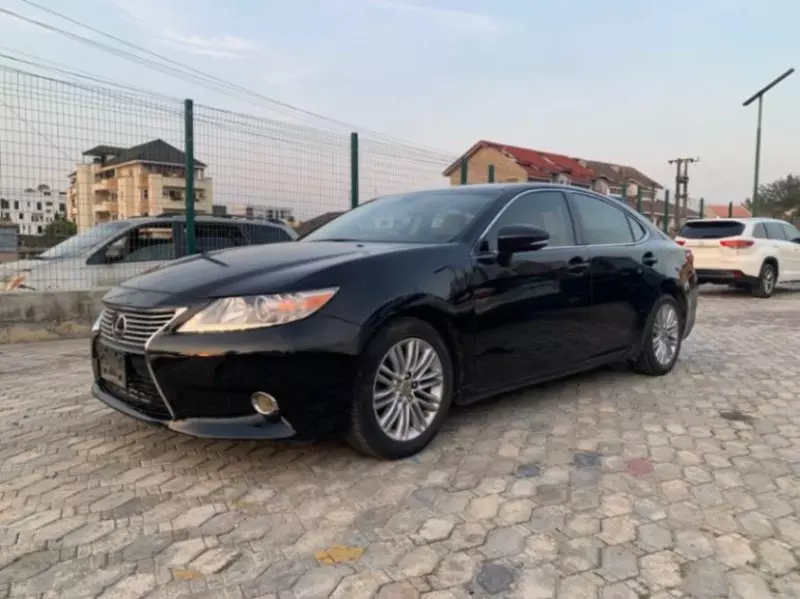 Lexus ES   - 2014