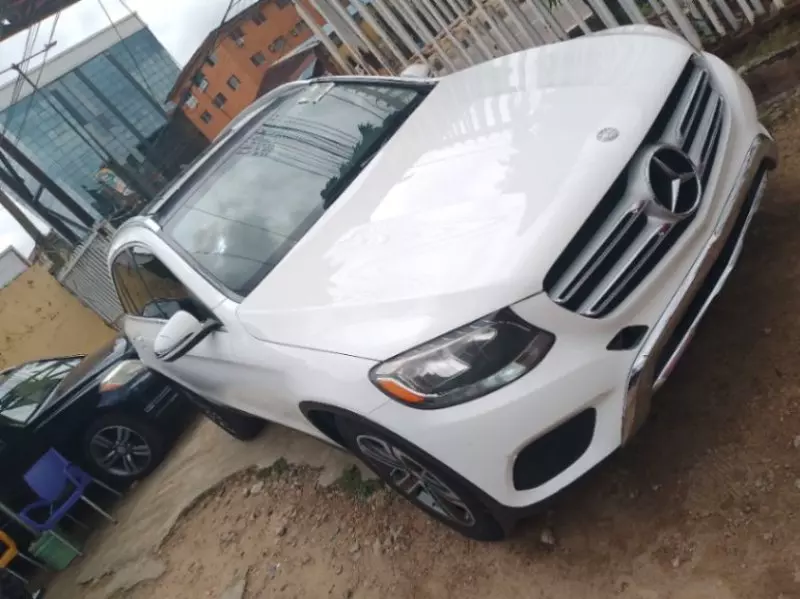 Mercedes-Benz GLC 300   - 2017