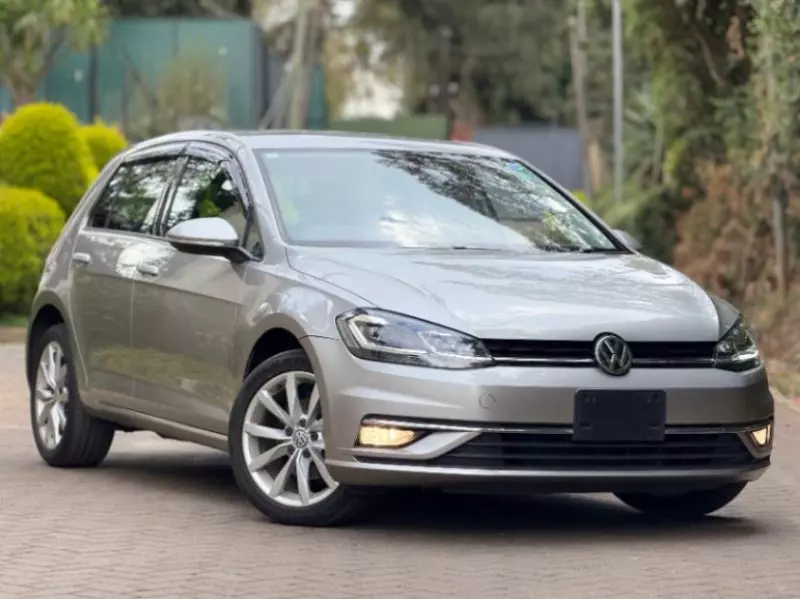Volkswagen Golf   - 2018