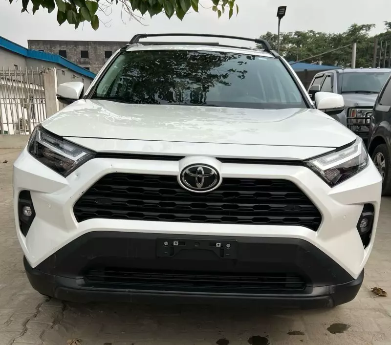 Toyota RAV4   - 2024
