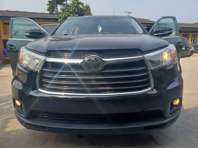 Toyota Highlander   - 2016