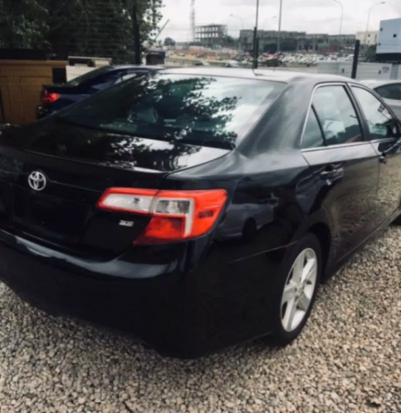 Toyota Camry   - 2012