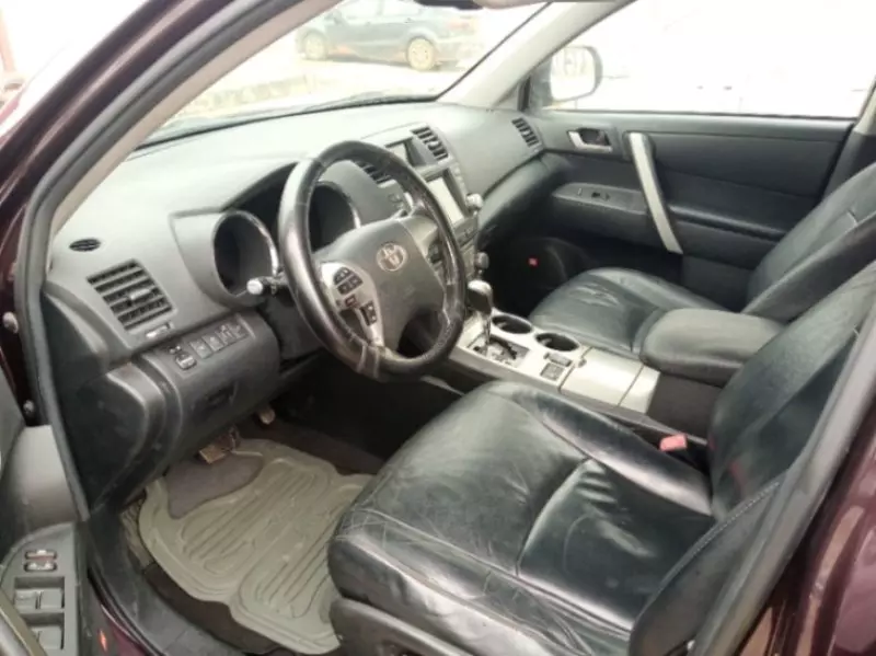 Toyota Highlander   - 2011