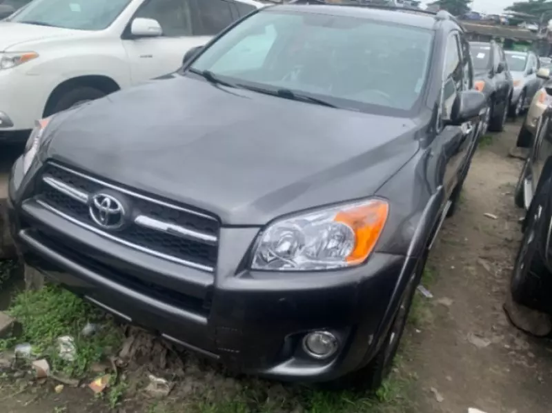 Toyota RAV 4   - 2010
