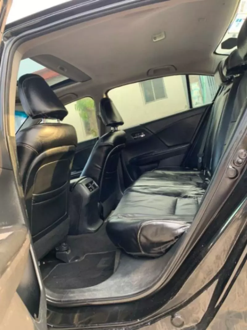 Hyundai Elantra   - 2013
