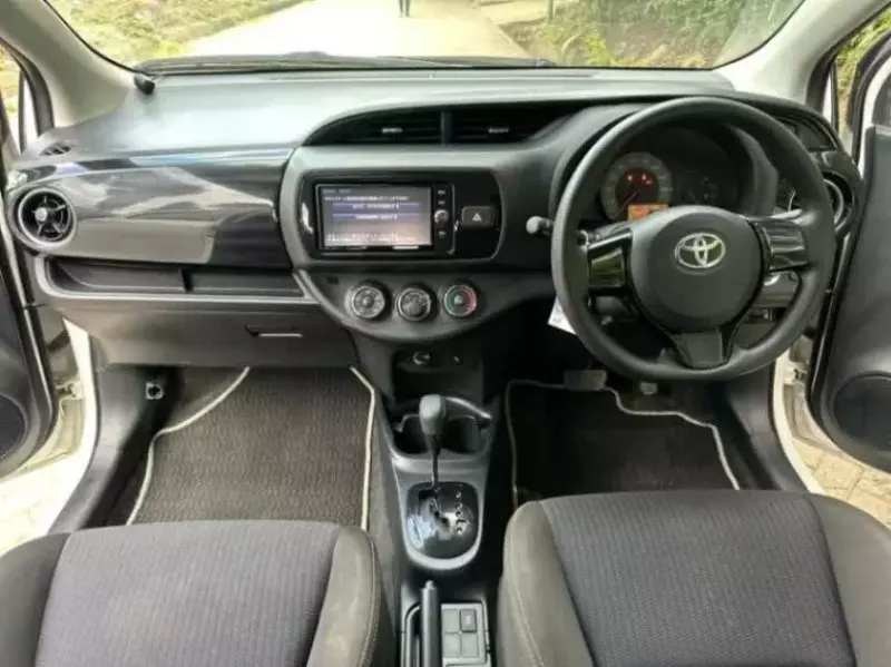 Toyota Vitz   - 2017
