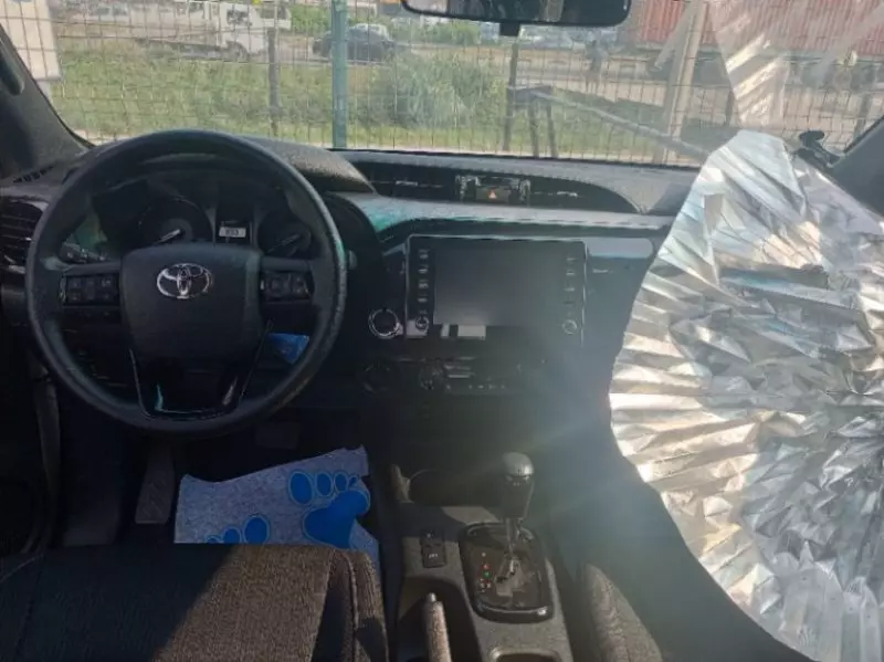 Toyota Hilux   - 2025