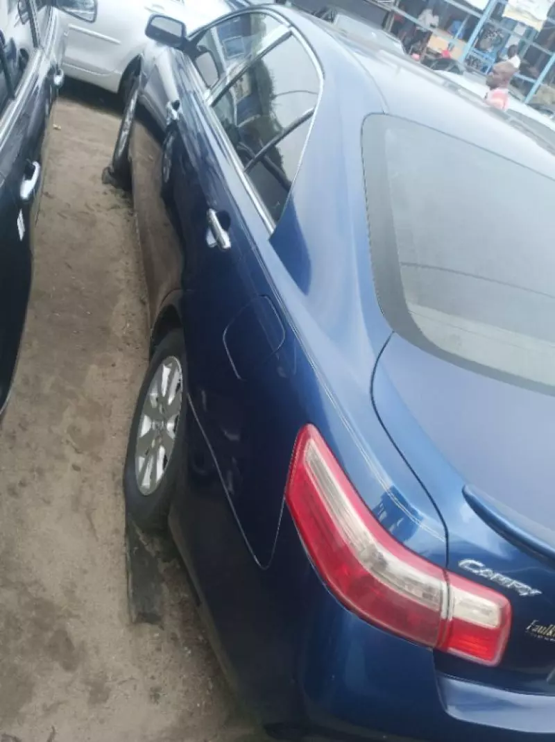 Toyota camry   - 2009