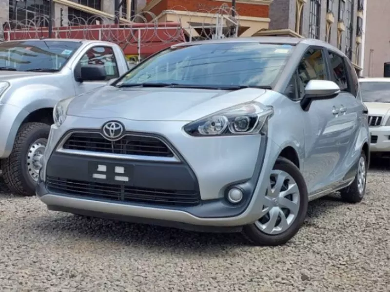 Toyota Sienta   - 2018