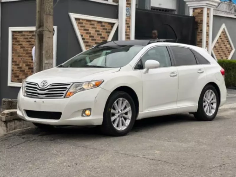 Toyota Venza   - 2012