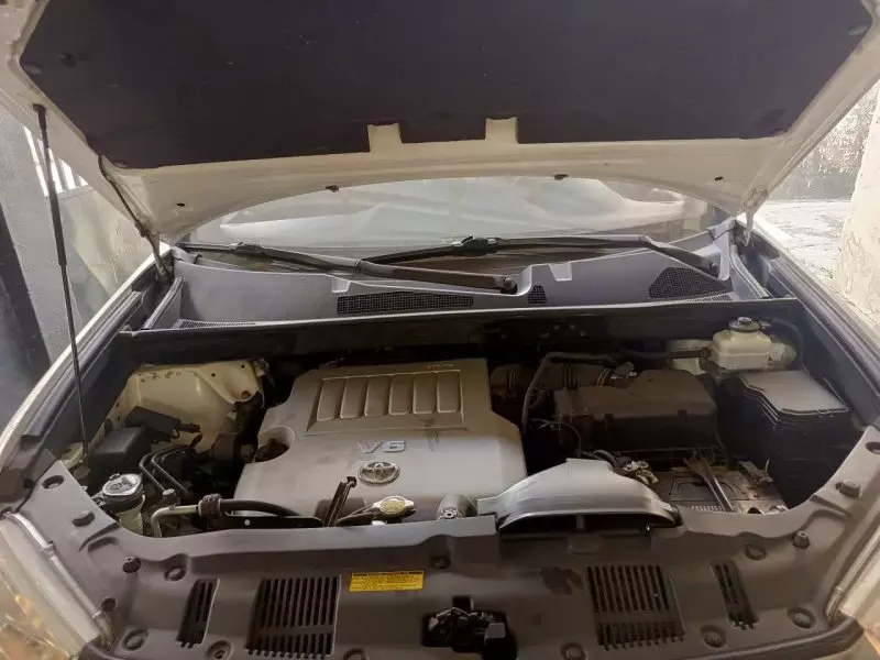 Toyota Highlander   - 2011