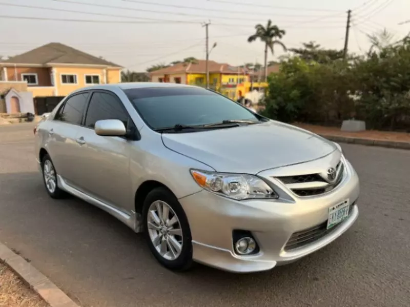 Toyota Corolla   - 2010