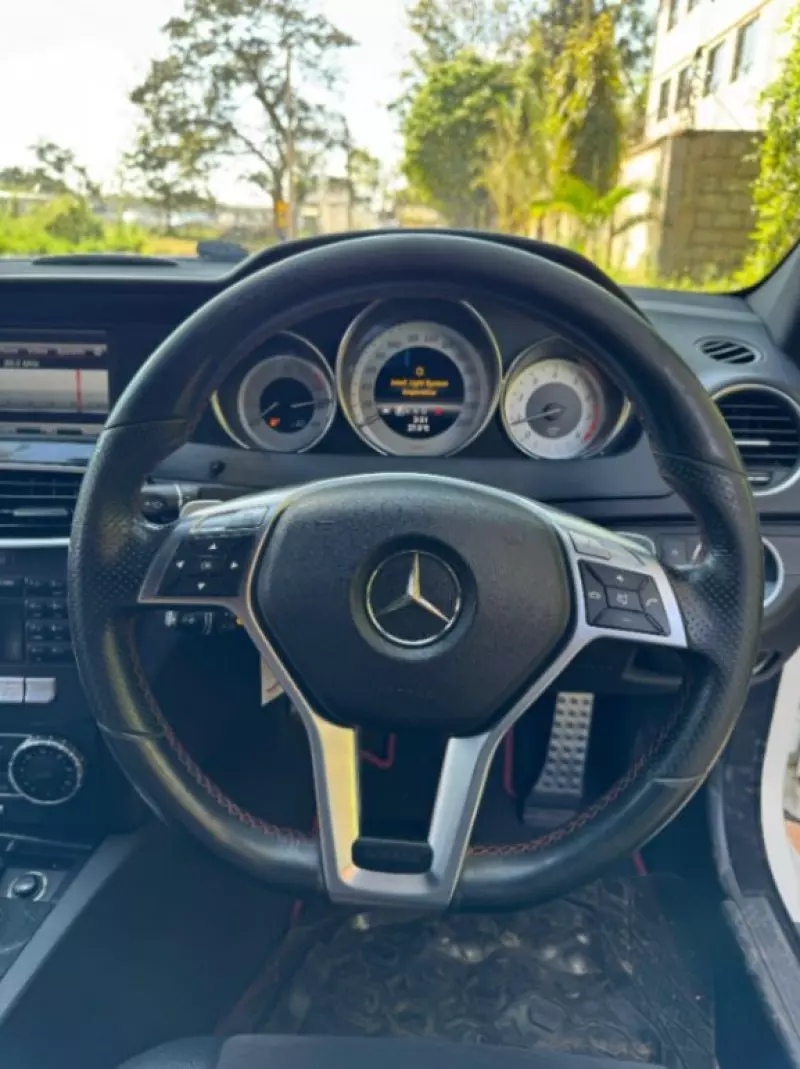 Mercedes-Benz C 200   - 2013