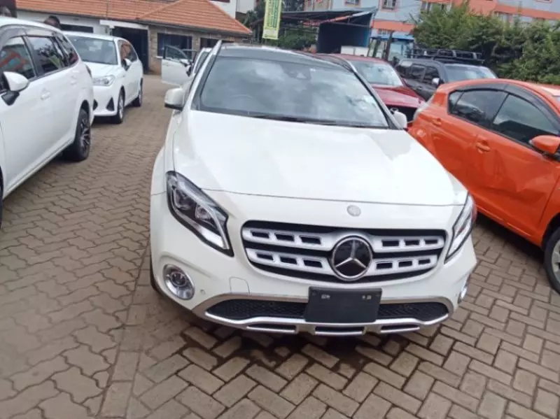 Mercedes-Benz GLA 220   - 2017