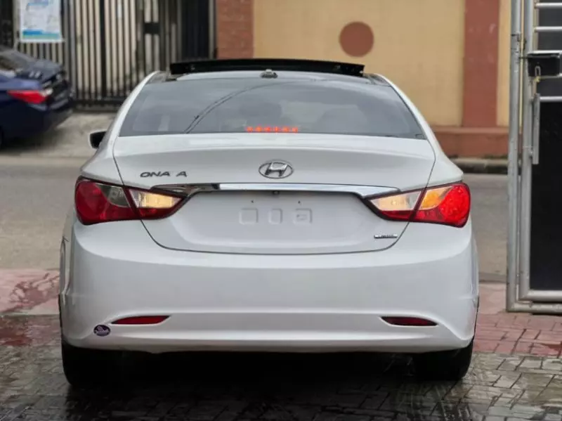 Hyundai Sonata   - 2014