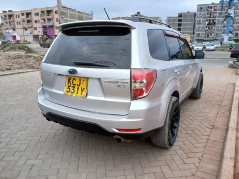 Subaru Forester   - 2010