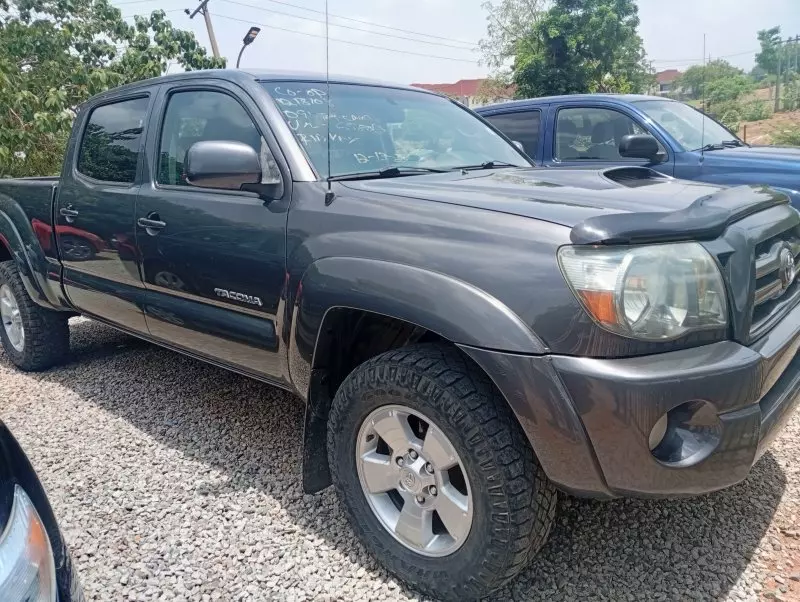Toyota Tacoma   - 2009