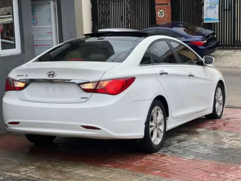 Hyundai Sonata   - 2014