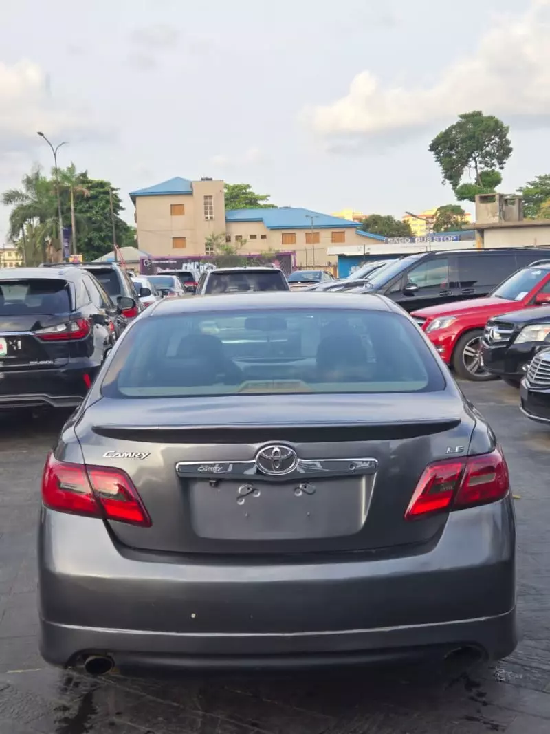 Toyota Camry   - 2007