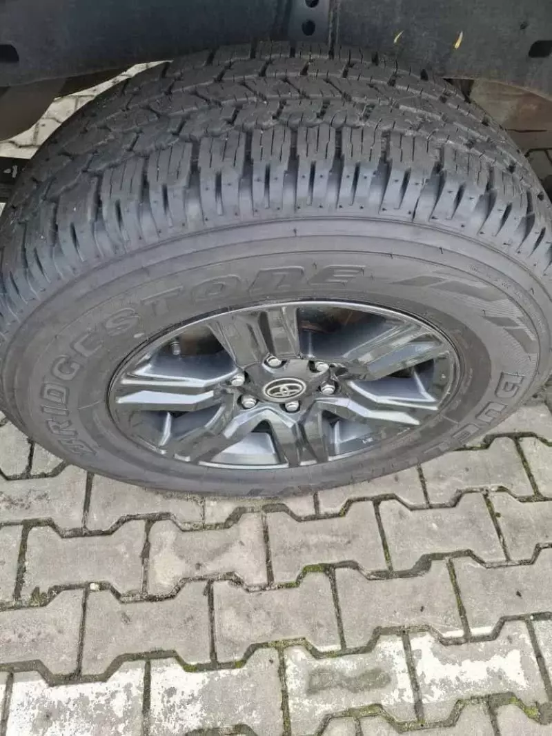 Toyota Hilux   - 2024