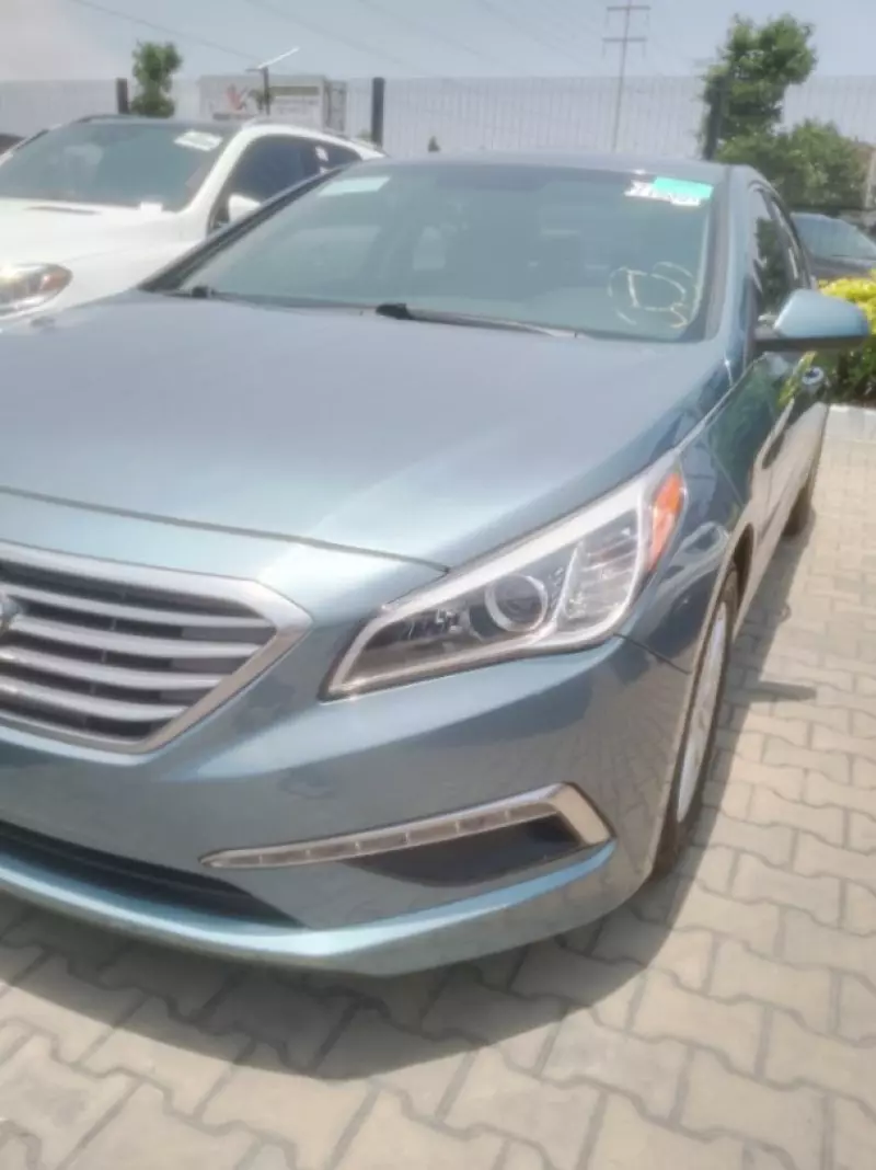 Hyundai Sonata   - 2015