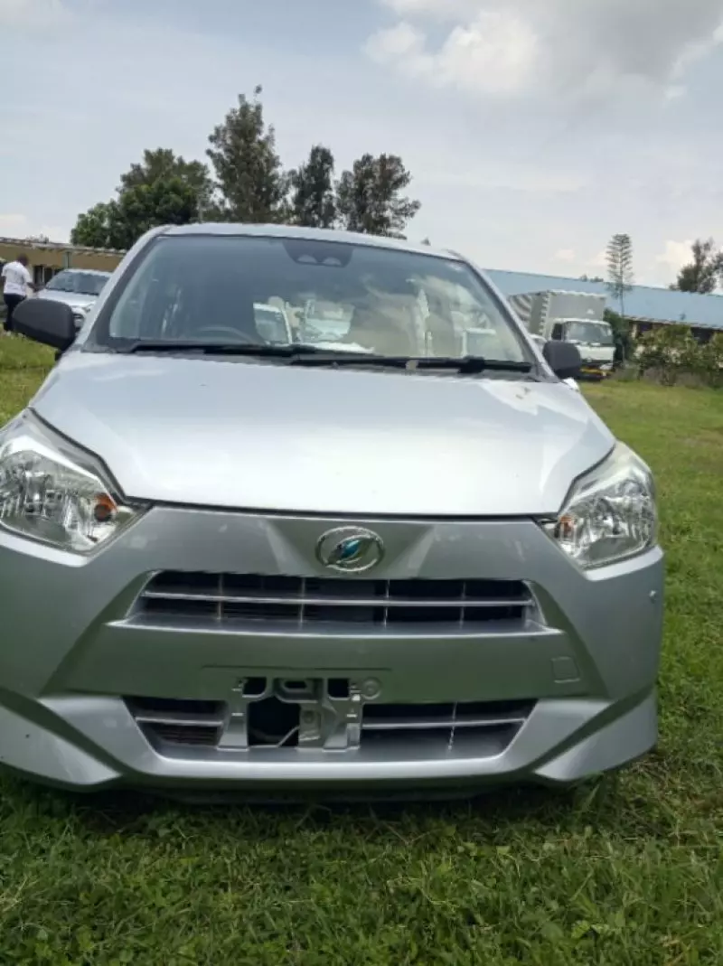 Daihatsu Mira    - 2017