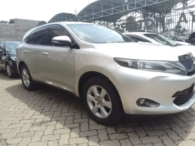 Toyota Harrier   - 2014
