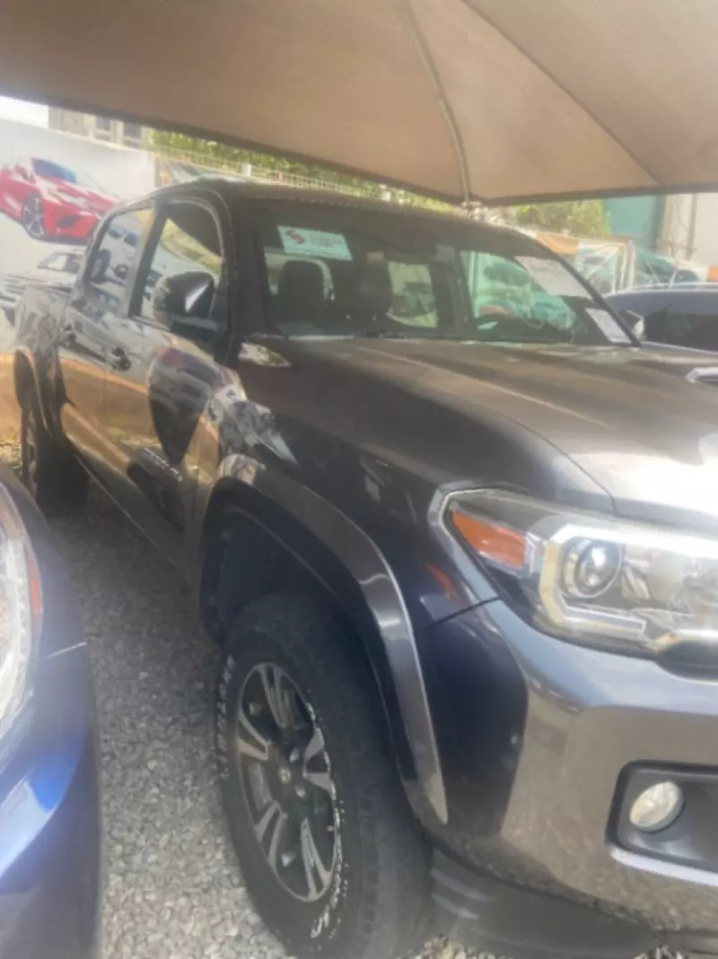 Toyota Tacoma   - 2018